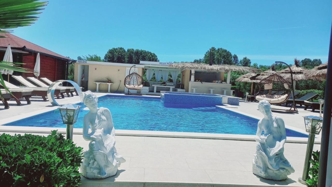 Christopher'S Apartments Ούλτσιν Εξωτερικό φωτογραφία